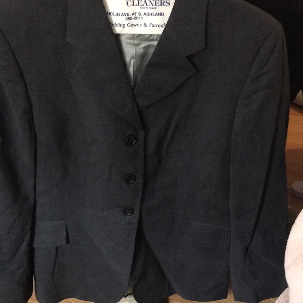 Spectacular Grand Prix size 16 hunt seat coat.